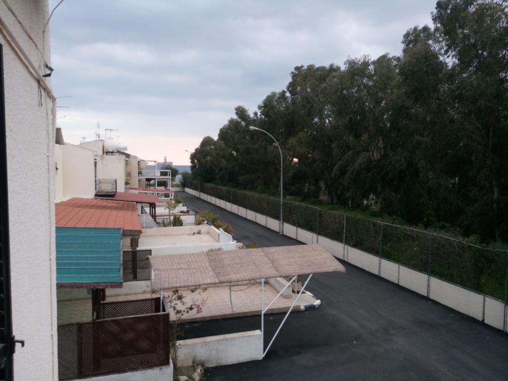 Miltos Beach House Larnaca Exterior photo