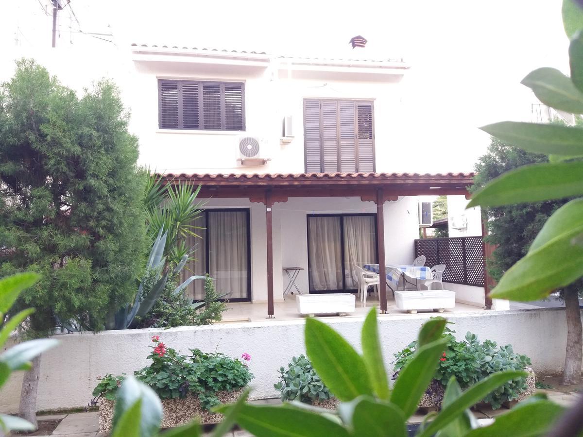 Miltos Beach House Larnaca Exterior photo